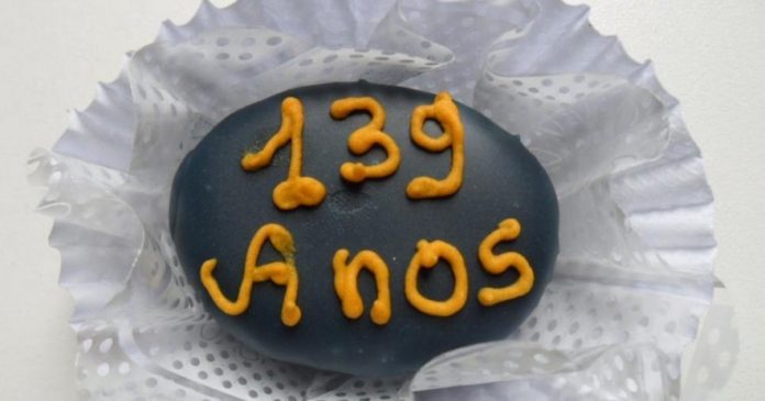 6ed328dd100422c43c2504f13ccf248f_XL
