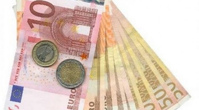 Salário mínimo aumenta nos Açores para 584,85 euros