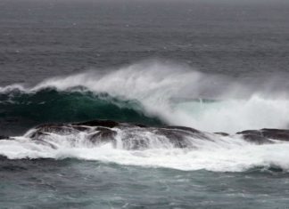 Açores sob aviso vermelho devido à agitação marítima DR