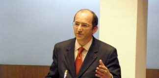 “Os Açores atravessam um momento crucial do seu desenvolvimento coletivo”, João Bruto da Costa DR