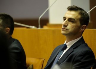 Corporações de bombeiros chamadas a pronunciar-se sobre as viaturas SIV