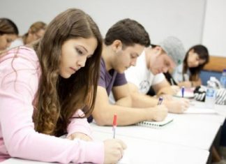 Dados pessoais de alunos menores dos Açores expostos na Internet
