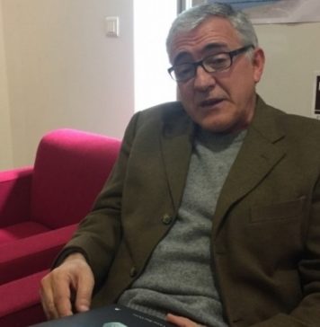 Victor Rui Dores prepara-se para apresentar “O Ouvido que Escreve”