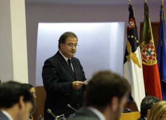 Governo tem de passar da cortesia às decisões em prol da carne dos Açores