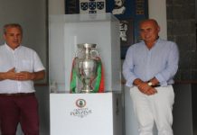 Taça do Euro 2016 em exposição na Câmara Municipal da Horta TI/TO