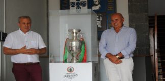 Taça do Euro 2016 em exposição na Câmara Municipal da Horta TI/TO