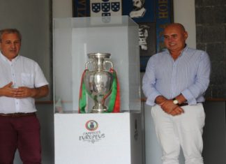 Taça do Euro 2016 em exposição na Câmara Municipal da Horta TI/TO