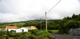 Classificação do “Conjunto Edificado da Cerca” da Praia do Norte avança para audiência pública DR/Wikipedia