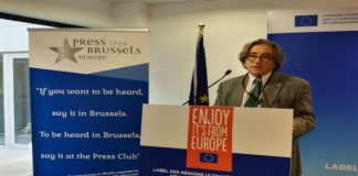 Serrão Santos quer mais apoios da UE à promoção dos produtos dos Açores DR