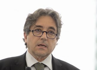 Serrão Santos defende as pescas selectivas dos Açores DR
