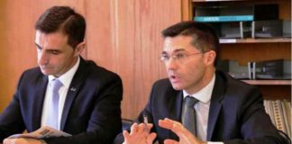 Carlos Ferreira e Luís Garcia exigem que Governo resolva problema da piscina da Escola Manuel de Arriaga DR
