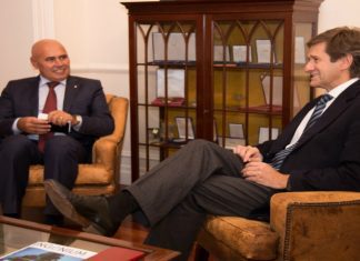 José Leonardo reúne com Reitor da UAç DR/CMH