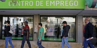 Desemprego volta a baixar nos Açores DR