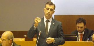 PSD/Açores propõe revisão das remunerações inferiores ao salário mínimo para tripulantes de ambulância DR