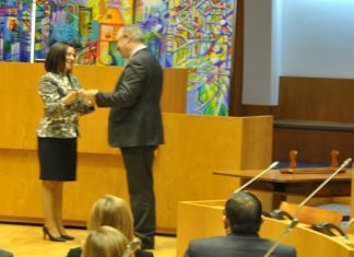 Conferência das Assembleias Legislativas Regionais da União Europeia – Ana Luís recebe testemunho da presidência da CALRE TI