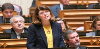 Assembleia da República – Acompanhantes de grávidas nas deslocações inter-ilhas já poderão ter faltas laborais justificadas PSD/Açores