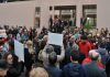 Melhores acessibilidades ao Faial – Manifestação do Grupo Aeroporto da Horta junta cerca de 400 de pessoas em frente à ALRAA TI