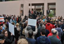 Melhores acessibilidades ao Faial – Manifestação do Grupo Aeroporto da Horta junta cerca de 400 de pessoas em frente à ALRAA TI