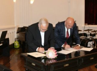 35.º Aniversário – Grupo Coral da Horta assina contrato com a CMH para instalação da sede social DR