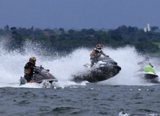 Acessibilidades – Prova do Campeonato Nacional de Jet Ski no Faial cancelada por falta de lugares nas ligações aéreas DR