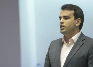 PS/Açores – Vasco Cordeiro reeleito presidente com 97,89% de votos a favor DR