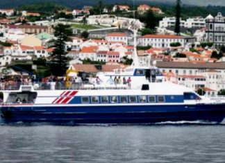 “Expresso do Triângulo” – Atlânticoline vende catamaran à empresa Black and Blue, S.A. por 75mil euros DR