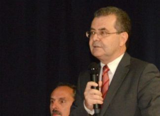 Greve dos Professores – Partidos Políticos Regionais exigem a demissão do Secretário Regional da Educação DR