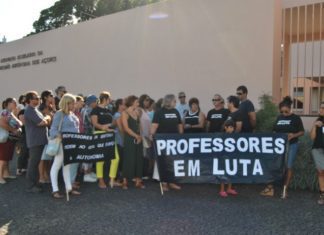 Descongelamento das carreiras – Docentes manifestam-se em frente ao Parlamento dos Açores TI