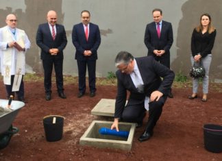 Hospital da Horta e USIF – Vasco Cordeiro procede ao lançamento da primeira pedra da empreitada TI