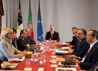 Professores – Conselho do Governo aprova proposta de descongelamento das carreiras DR