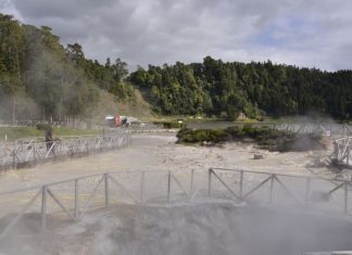 Derrocada sem causar danos em estrada em São Miguel