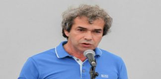 Impasse na Câmara do Comércio da Horta DR