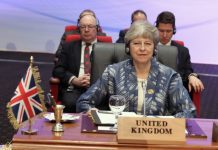 UE exige a Theresa May que apresente acordo com apoio na cimeira de março