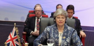 UE exige a Theresa May que apresente acordo com apoio na cimeira de março