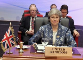 UE exige a Theresa May que apresente acordo com apoio na cimeira de março