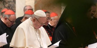 Papa elenca oito passos para a luta contra abusos sexuais a menores na igreja