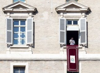 Vaticano debate escândalo de abusos a crianças que abalou a Igreja