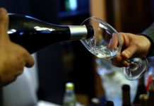 E na eleição dos melhores vinhos do ano, o tinto escolhido é do Douro e o branco da Bairrada