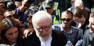 Tribunal australiano ordena detenção do cardeal condenado por pedofilia