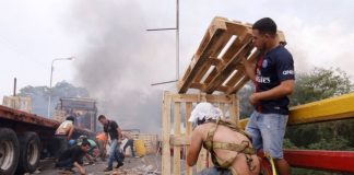 Colômbia anuncia que vai retirar rapidamente os seus diplomatas da Venezuela