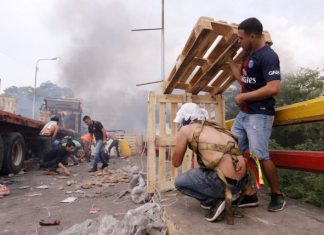 Colômbia anuncia que vai retirar rapidamente os seus diplomatas da Venezuela