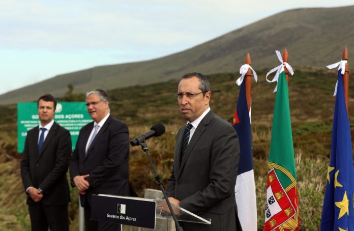 João Ponte vista à Flores