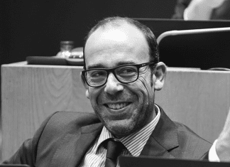 Dar Força aos Açores na Europa