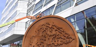 Autoridades suecas fazem rusgas à sede do Swedbank