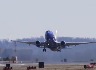 Boeing diz que está a finalizar desenvolvimento do sistema do avião 737 MAX
