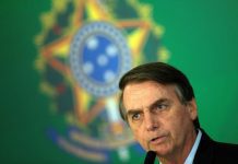 Presidente do Brasil publica vídeo obsceno para criticar o Carnaval