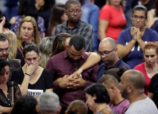 Polícia detém adolescente suspeito de ajudar a planear massacre em escola no Brasil