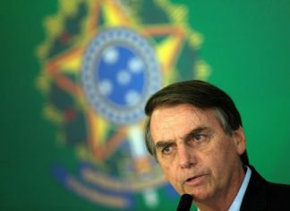 Presidente do Brasil publica vídeo obsceno para criticar o Carnaval