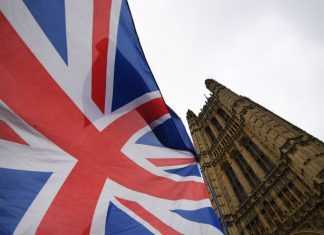 Sucesso de petição ‘online’ para anular ‘Brexit’ bloqueou ‘site’ do parlamento britânico