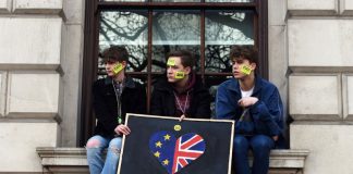 Parlamento britânico debate e vota hoje caminhos alternativos ao acordo de May